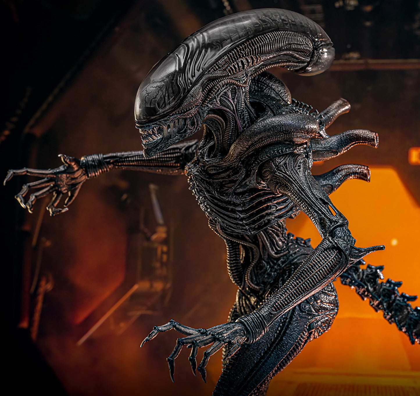 (Preorder) Hot Toys MMS784 Alien: Romulus [Scorched Xenomorph] 1/6th Scale Collectible Figure