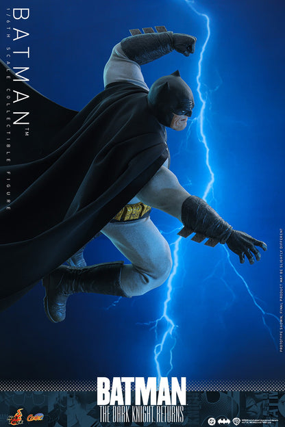 (Preorder) Hot Toys CMS024 DC Comic Batman The Dark Knight Returns [Batman] 1/6 Scale Collectible Figure