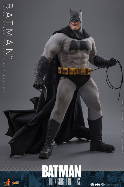 (Preorder) Hot Toys CMS024 DC Comic Batman The Dark Knight Returns [Batman] 1/6 Scale Collectible Figure
