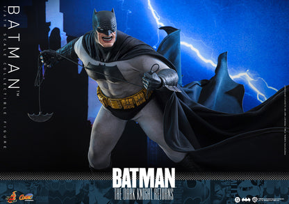 (Preorder) Hot Toys CMS024 DC Comic Batman The Dark Knight Returns [Batman] 1/6 Scale Collectible Figure