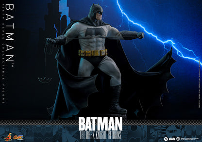 (Preorder) Hot Toys CMS024 DC Comic Batman The Dark Knight Returns [Batman] 1/6 Scale Collectible Figure