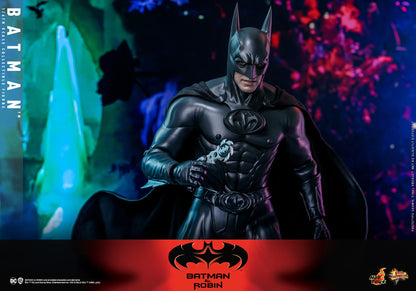 (Preorder) Hot Toys MMS786 Batman & Robin [Batman] 1/6 Scale Collectible Figure