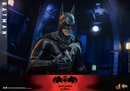 (Preorder) Hot Toys MMS786 Batman & Robin [Batman] 1/6 Scale Collectible Figure