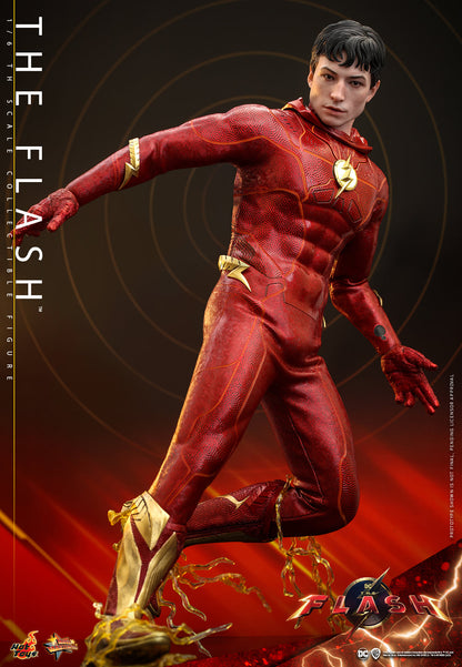 Hot Toys MMS713B The Flash [The Flash (Special Version) with The Life Size The Flash Signet Ring] 1/6 Scale Collectible Figure