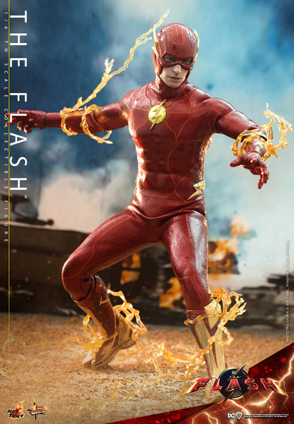 Hot Toys MMS713B The Flash [The Flash (Special Version) with The Life Size The Flash Signet Ring] 1/6 Scale Collectible Figure