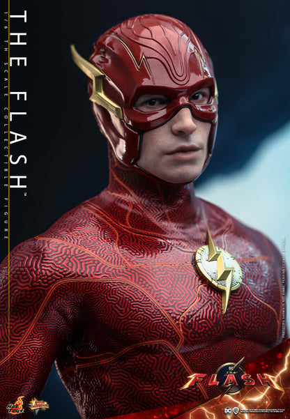 Hot Toys MMS713B The Flash [The Flash (Special Version) with The Life Size The Flash Signet Ring] 1/6 Scale Collectible Figure