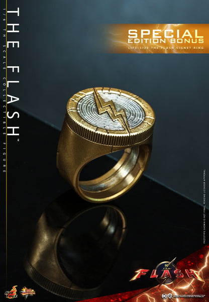 Hot Toys MMS713B The Flash [The Flash (Special Version) with The Life Size The Flash Signet Ring] 1/6 Scale Collectible Figure