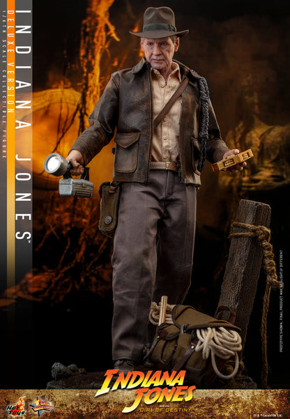 Hot Toys MMS717 Indiana Jones and the Dial of Destiny : Indiana Jones - 1/6 Scale Collectible Figure (Deluxe Version)