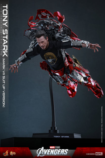 Hot Toys MMS718B The Avengers [Tony Stark] (Mark VII Suit up Version) 1/6th Scale Collectible Figure (Special Edition)
